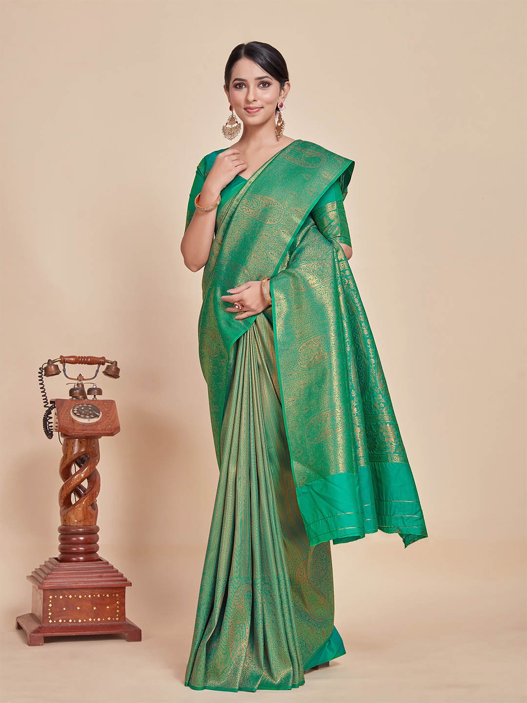 

MIMOSA Woven Design Zari Kanjeevaram Saree, Green