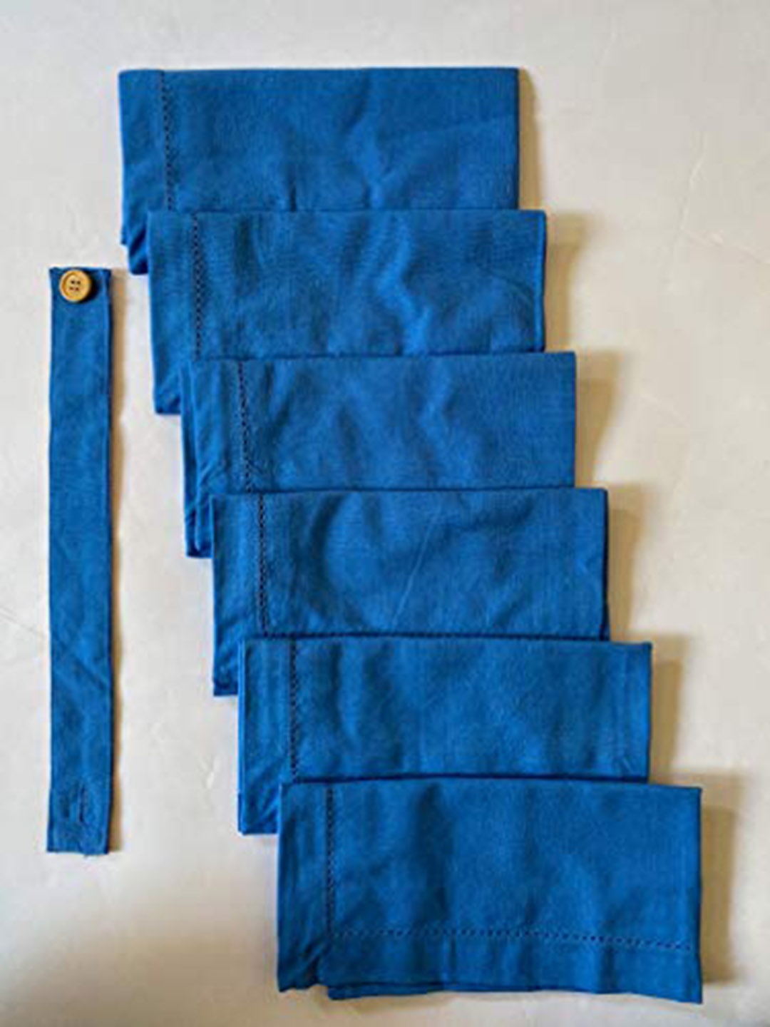 

Lushomes Blue 6 Pieces Cotton Folding With Hole Stitch Table Napkins