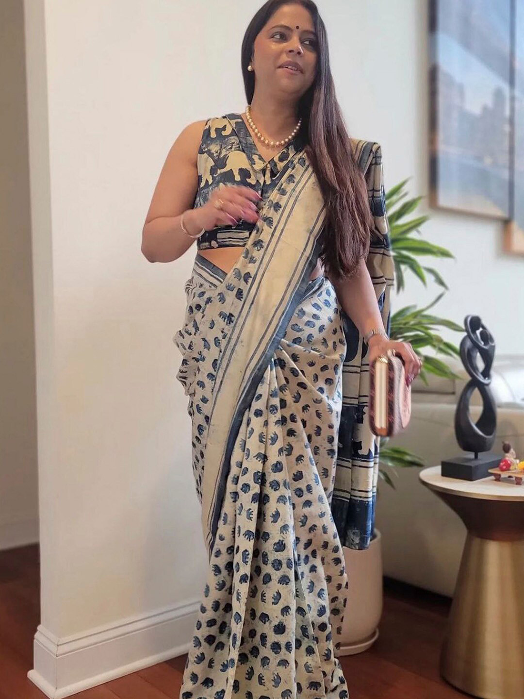 

KALINI Ethnic Motifs Printed Pure Cotton Saree, Cream