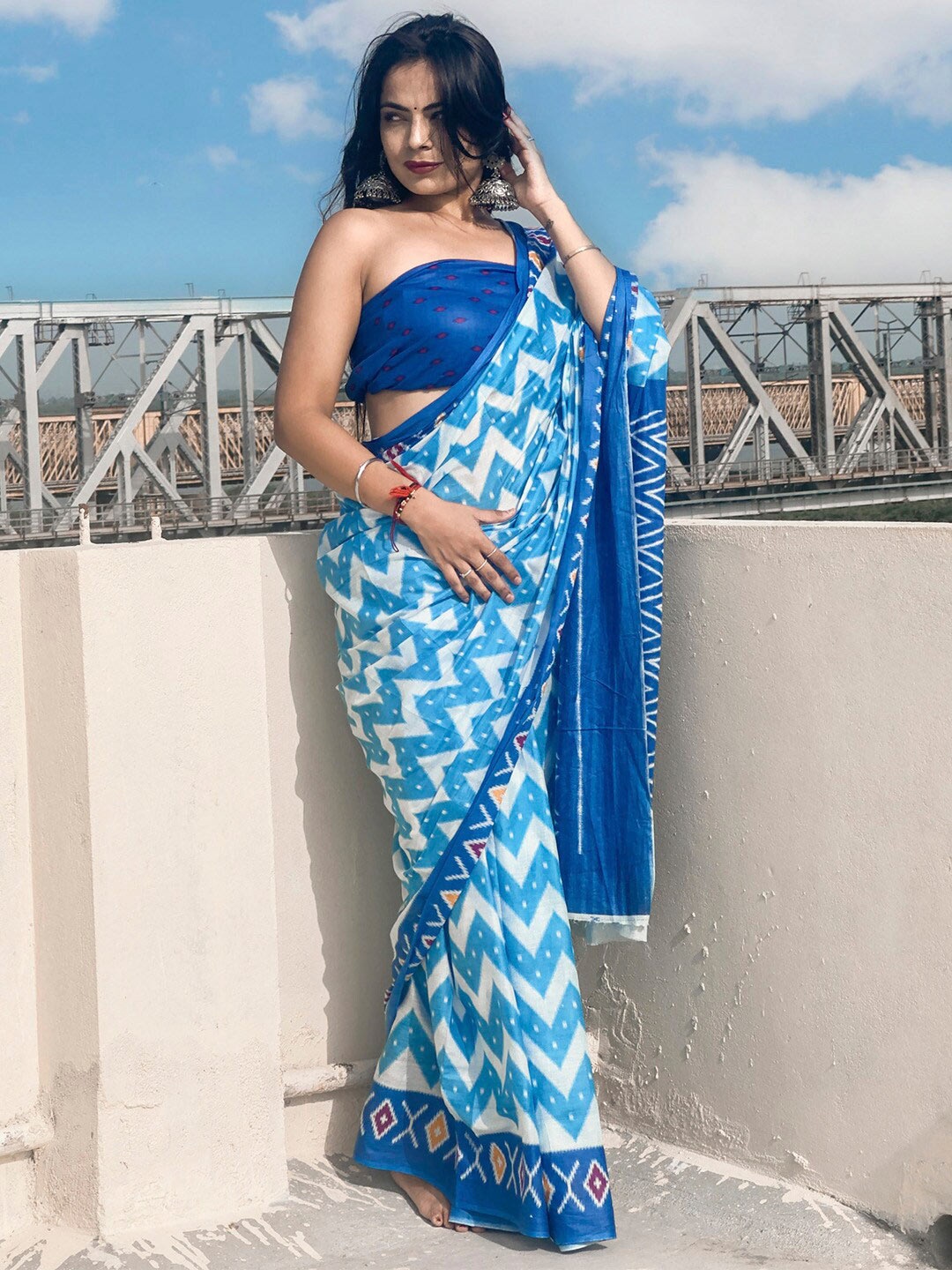 

KALINI Geometric Printed Pure Cotton Saree, Blue