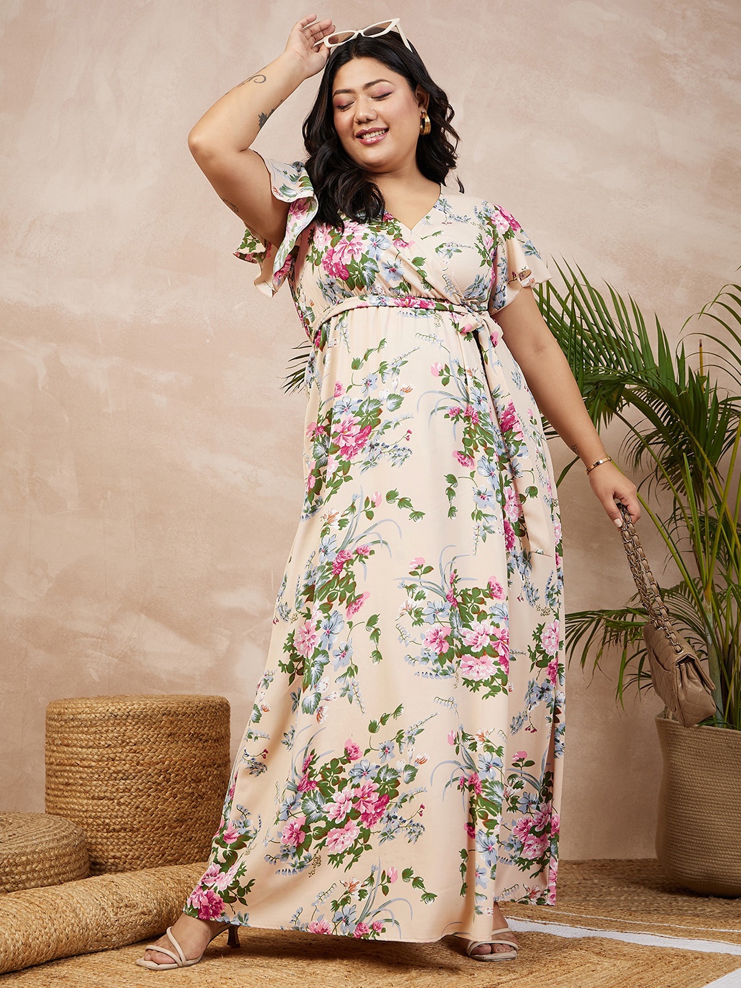 

Berrylush Curve Plus Size Beige Floral Printed Flutter Sleeves Belted Maxi Dress