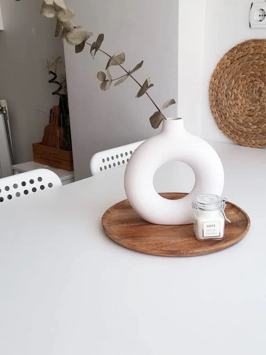 

Farkraft White Ceramic Flower Vase