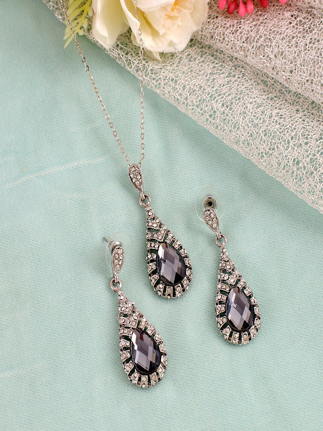 

UNIVERSITY TRENDZ Silver-Plated Crystal-Studded Jewellery Set