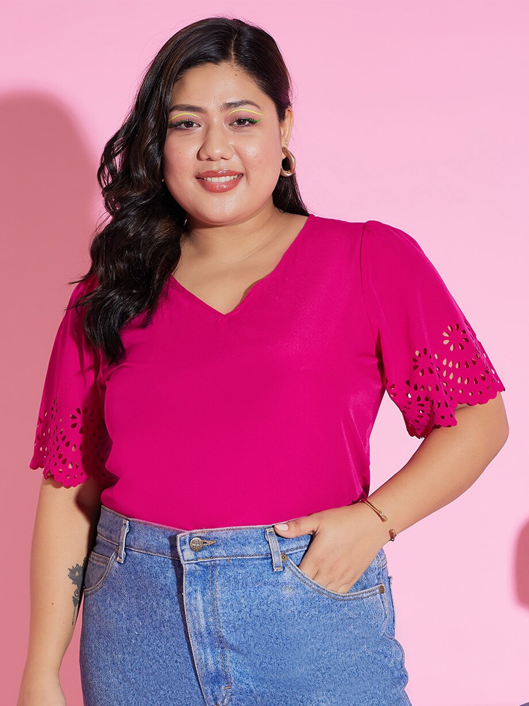 

Berrylush Curve Plus Size Pink V Neck Regular Top