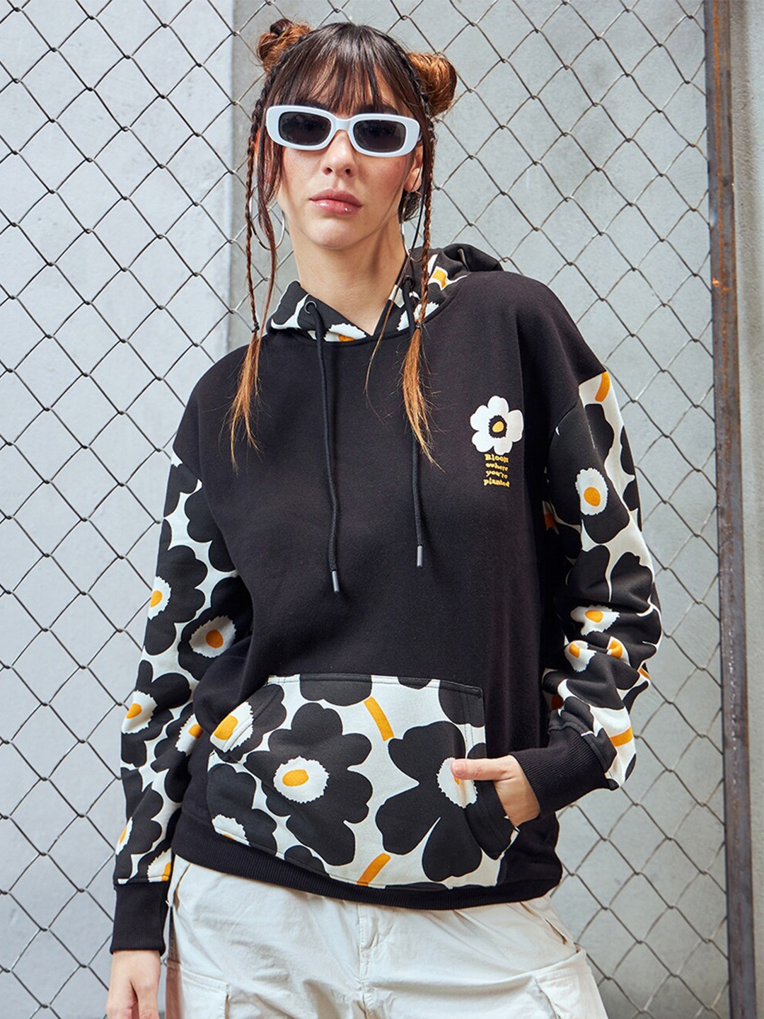 

Bewakoof Heavy Duty Plus Size 1.0 Floral Printed Fleece Oversized Pullover Sweatshirt, Black