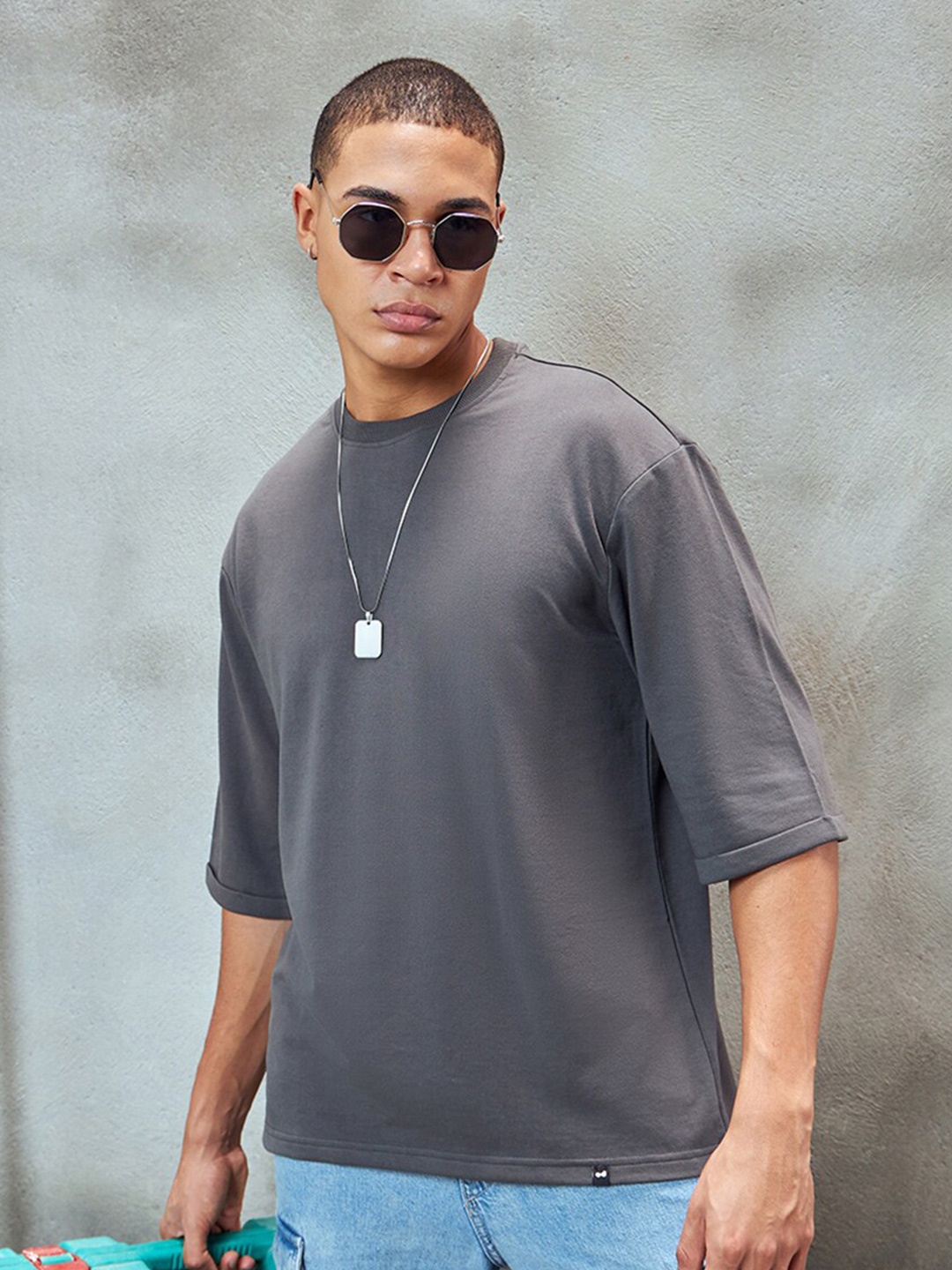 

Bewakoof Heavy Duty Plus Plus Size Drop-Shoulder Sleeves Pure Cotton Oversized T-shirt, Grey