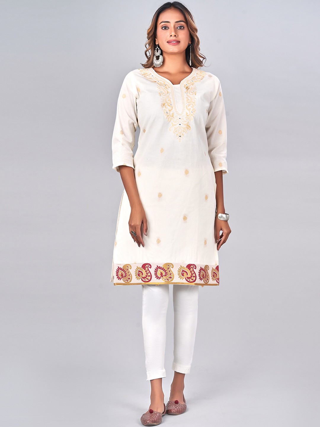 

NAYRA Ethnic Motifs Embroidered Mirror Work Kurta, White
