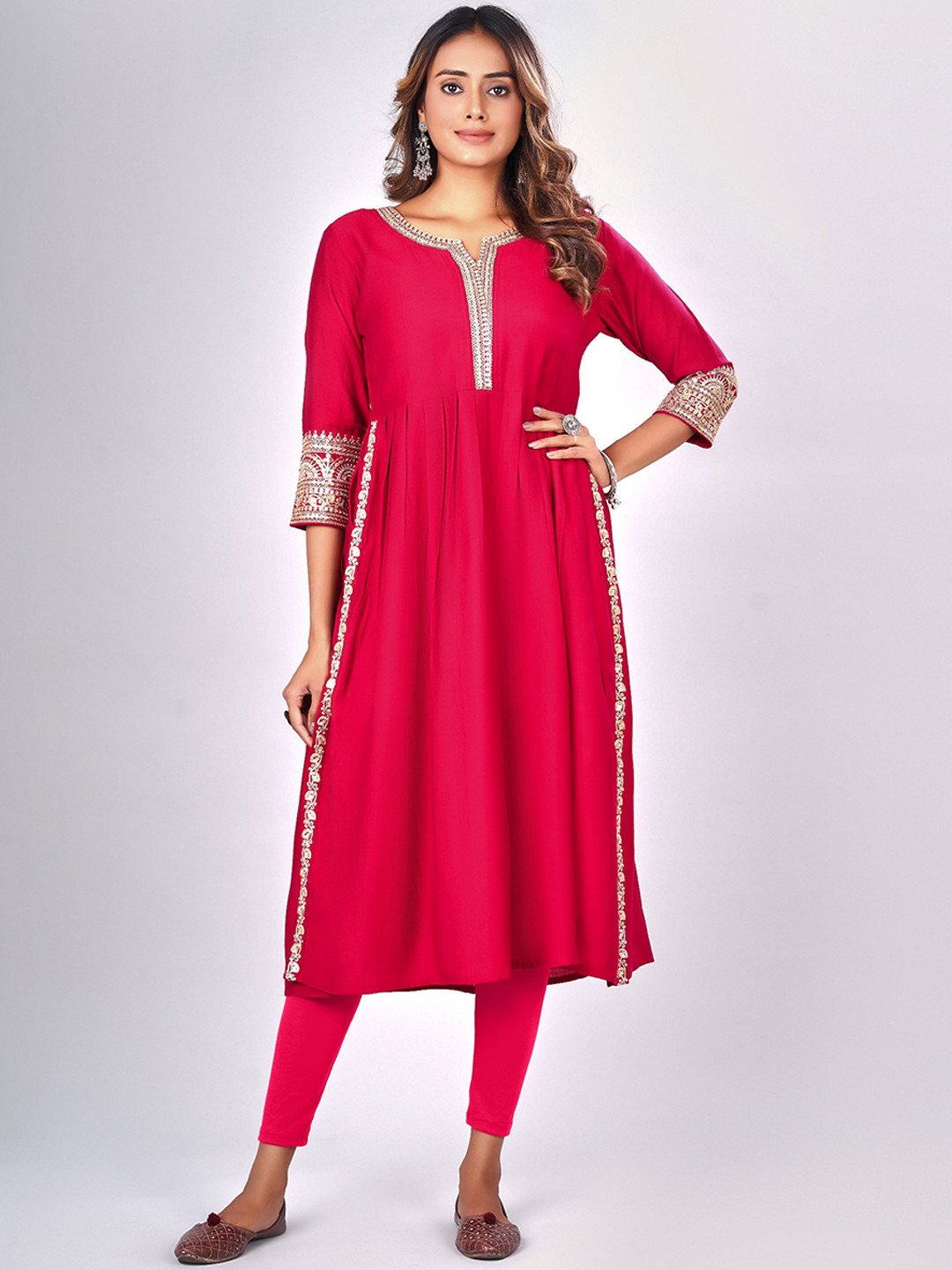 

NAYRA Ethnic Motifs Embroidered Sequinned Straight Kurta, Red