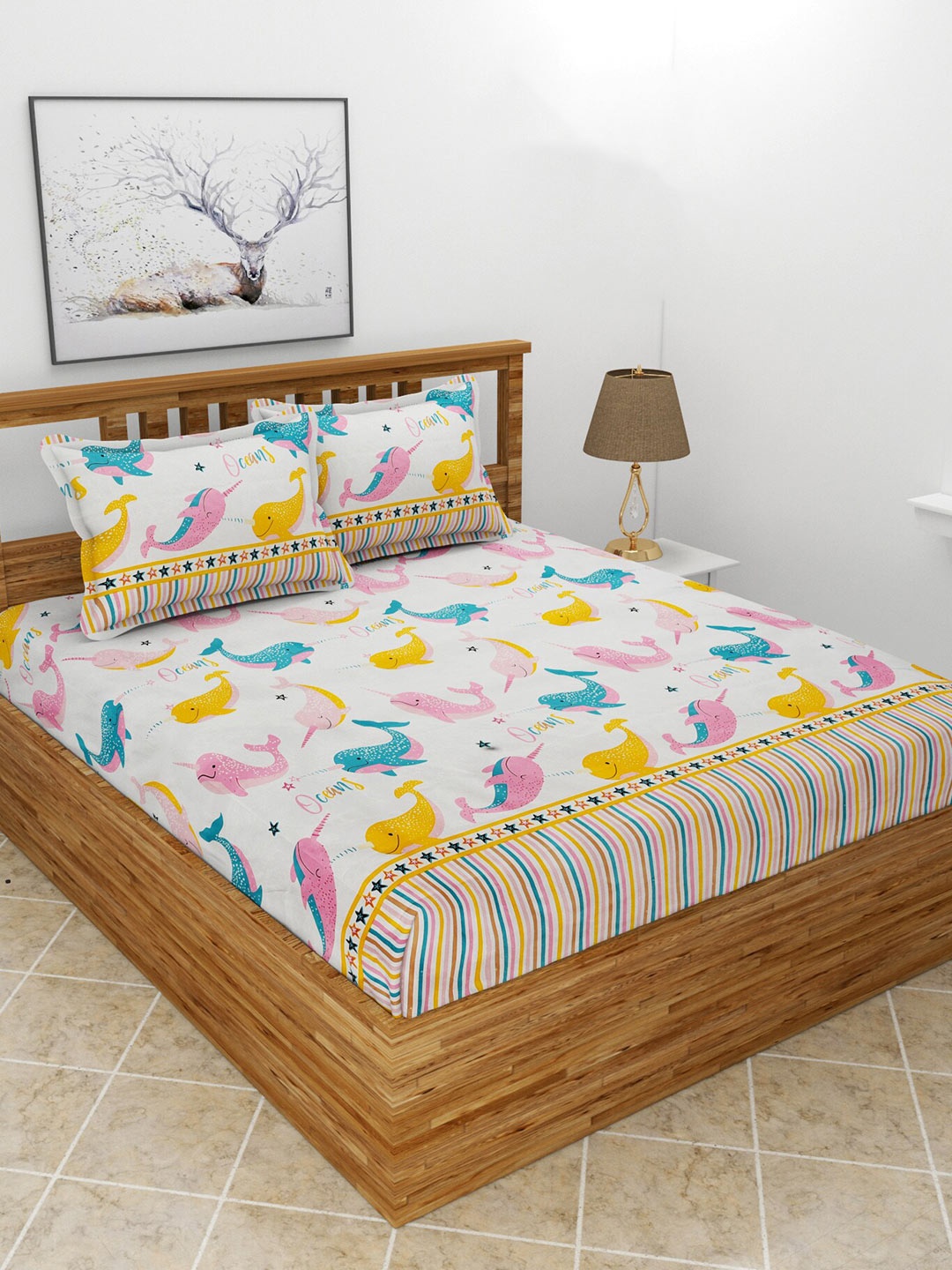 

BREVARD White & Yellow Printed Fitted 210 TC Queen Bedsheet With 2 Pillow Covers