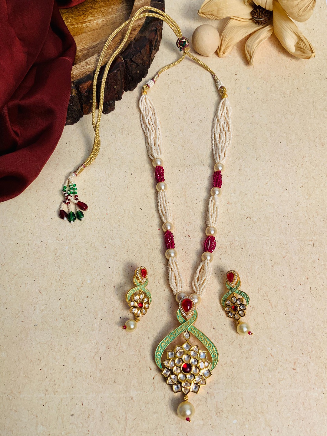 

ABDESIGNS Gold Plated Kundan Necklace & Earrings