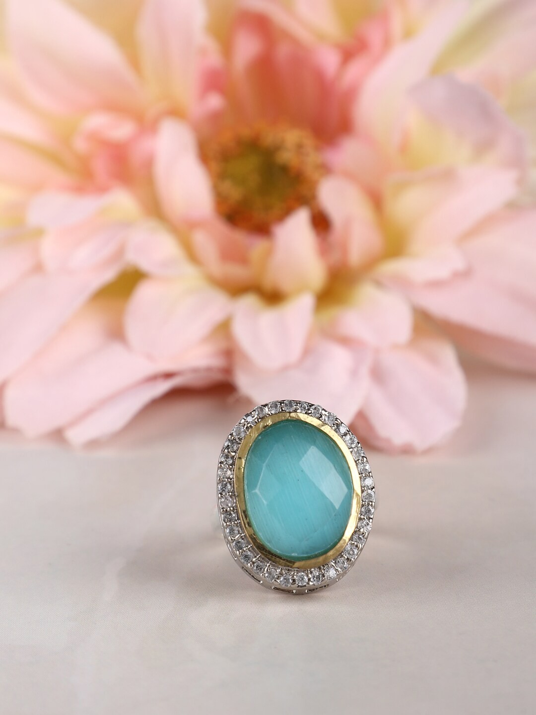 

AURAA TRENDS Gold Plated Finger Ring