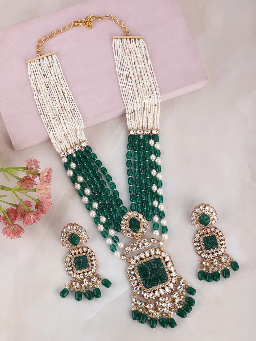 

AURAA TRENDS Gold-Plated Kundan Studded Necklace & Earrings