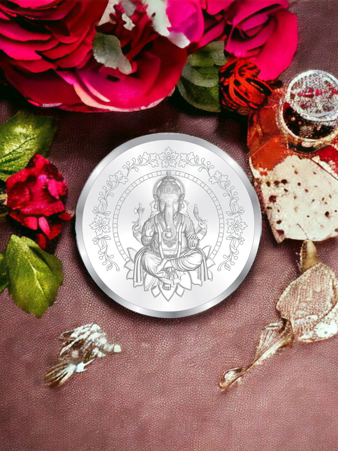

Taraash Lord Ganesh 999 Round Silver Coin 10 gm