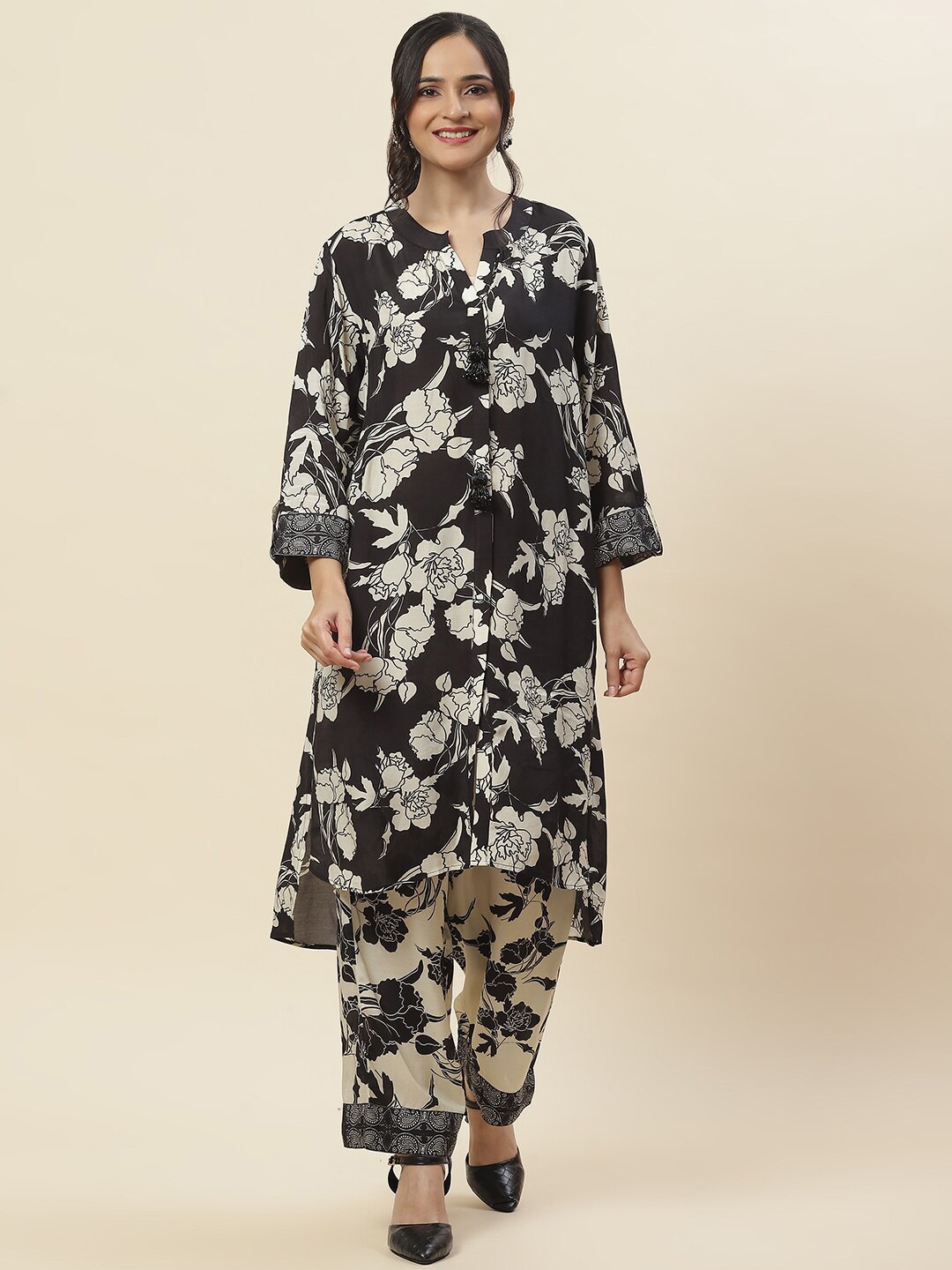 

Meena Bazaar Floral Printed Band Collar Kurta with Trousers, Black