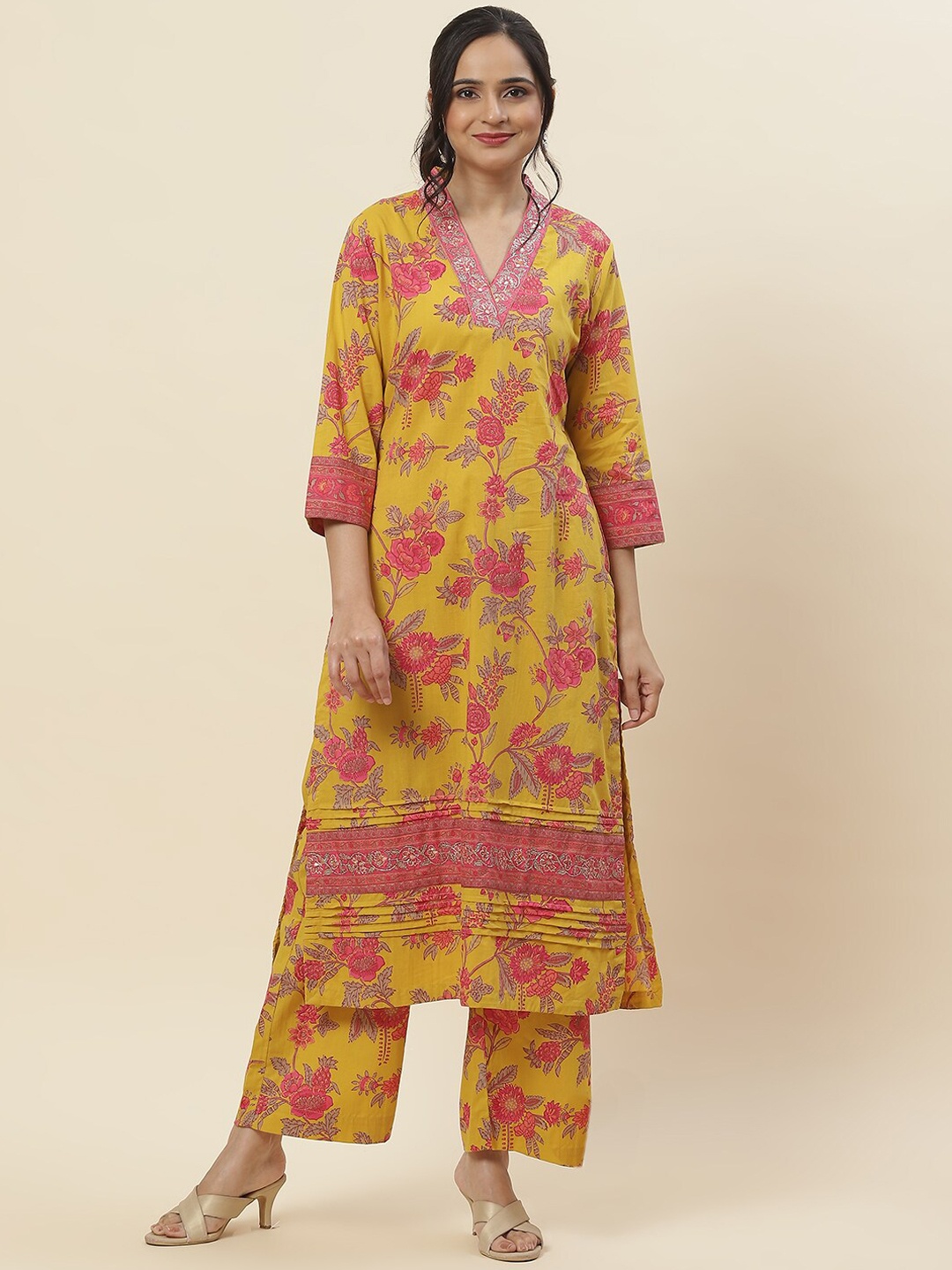 

Meena Bazaar Floral Printed Regular Kurta with Palazzos, Yellow