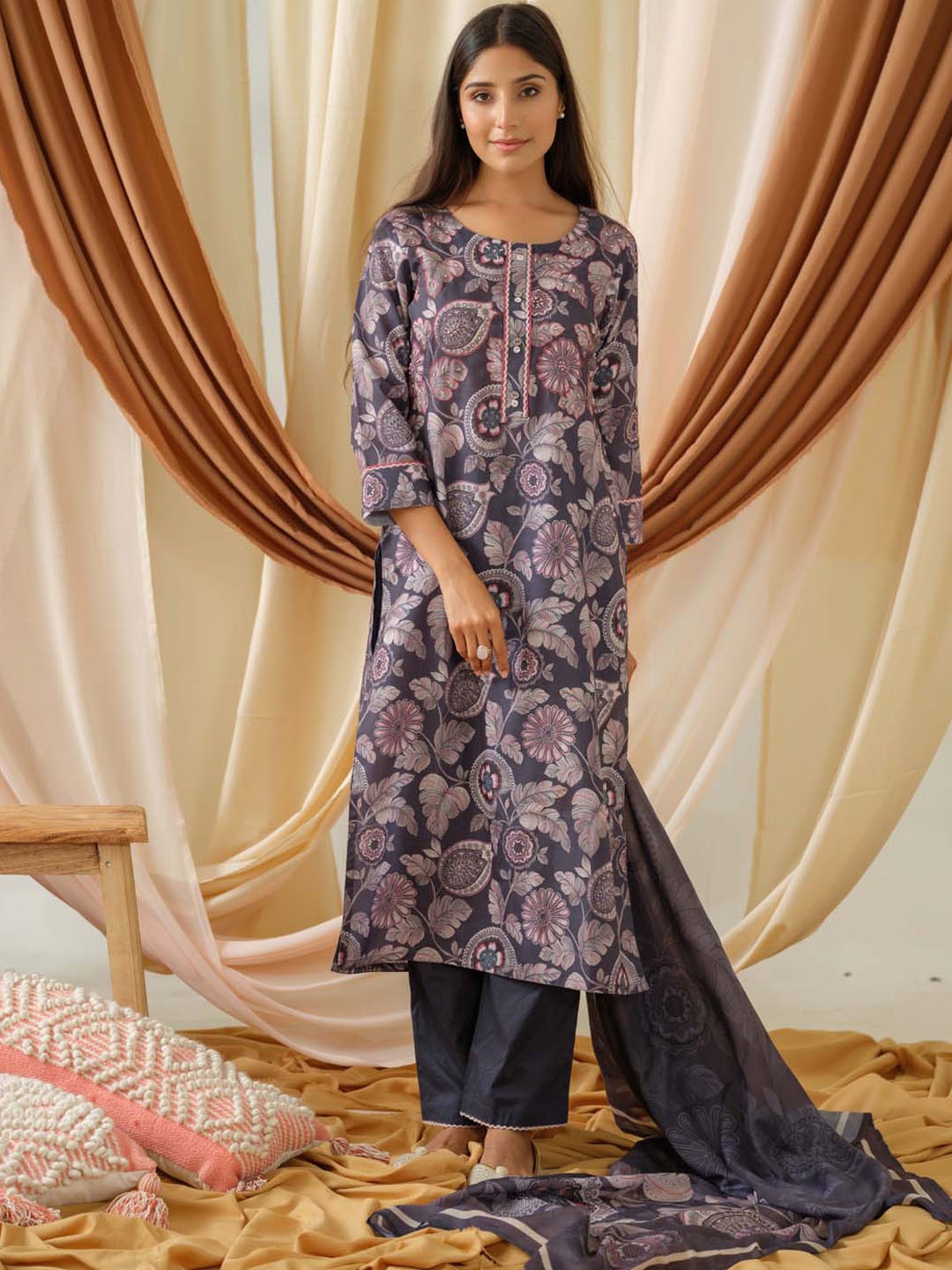 

Meena Bazaar Floral Printed Regular Kurta with Trousers & With Dupatta, Grey
