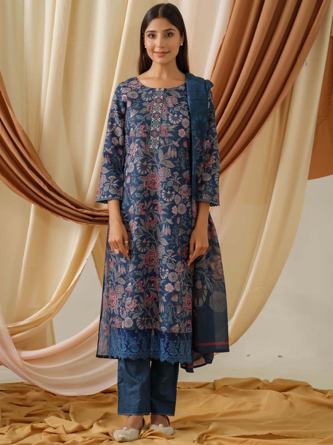 

Meena Bazaar Floral Printed Regular Kurta with Trousers & With Dupatta, Blue