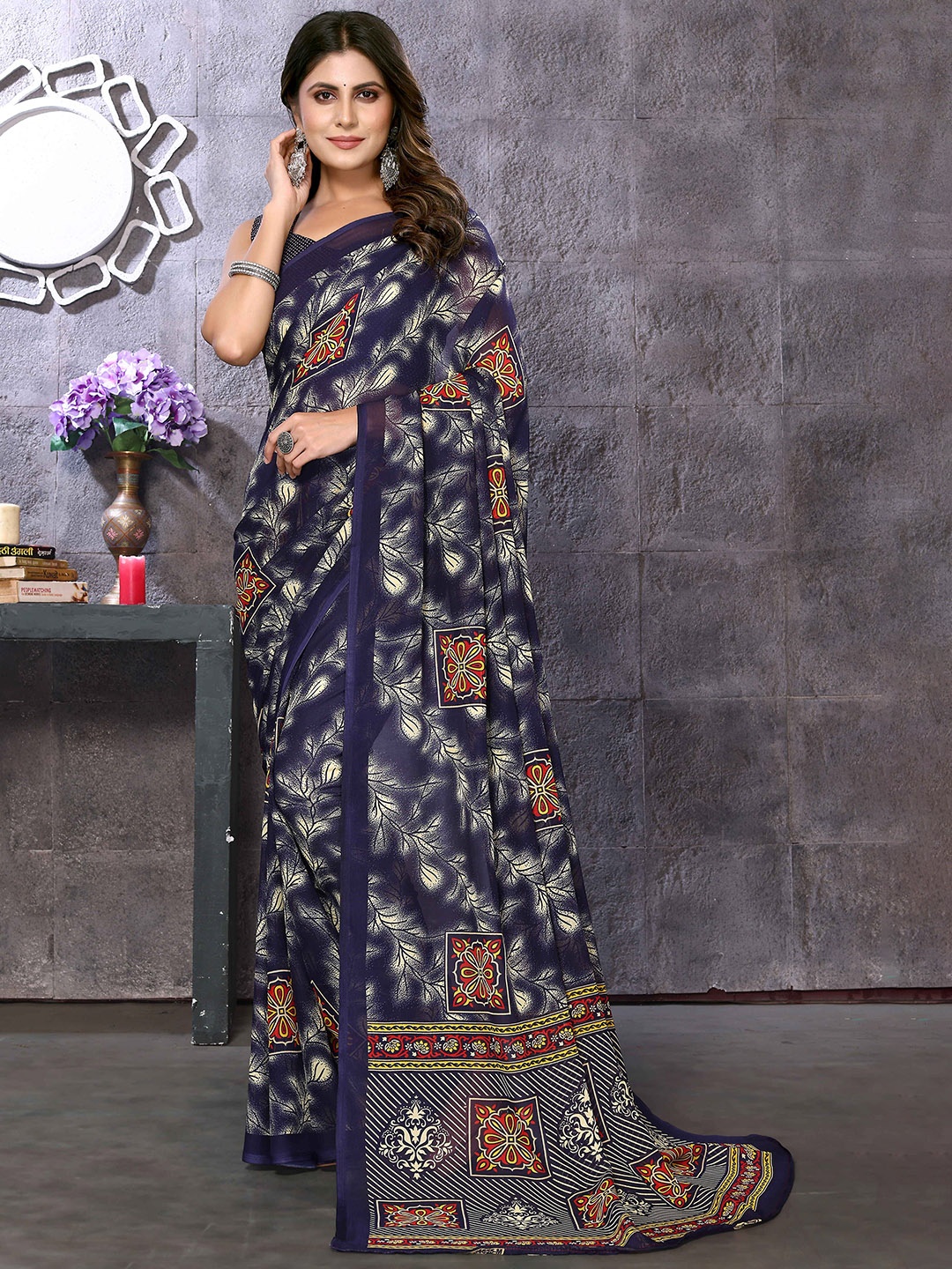 

Yashika Ethnic Motifs Printed Poly Georgette Saree, Navy blue