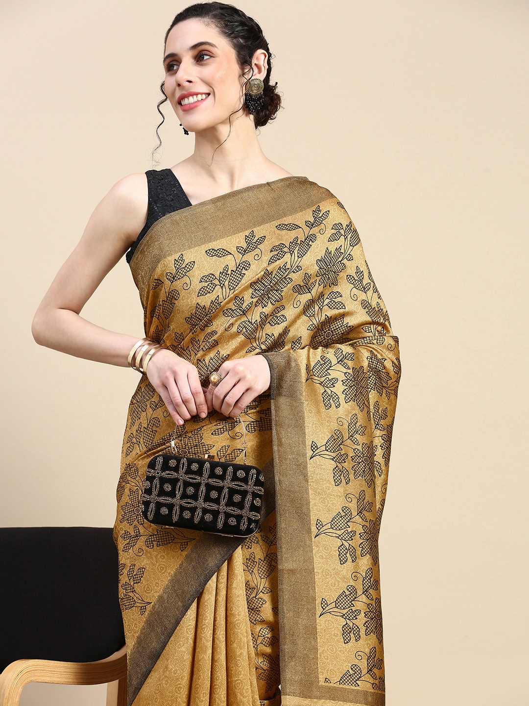 

HERE&NOW Floral Printed Saree, Black