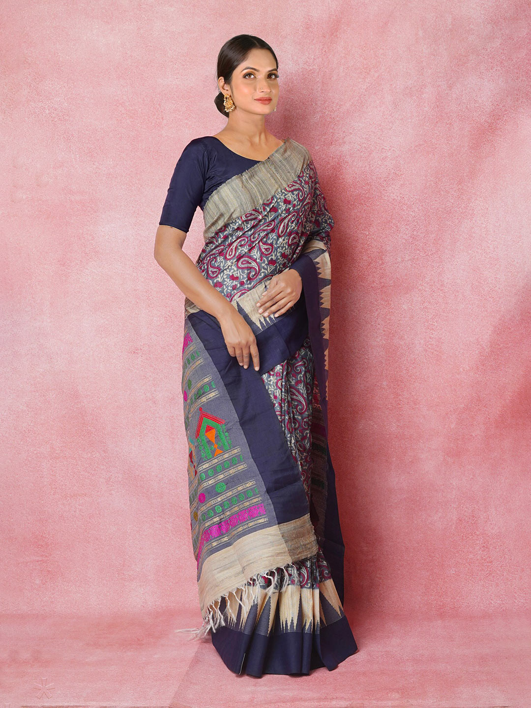 

Unnati Silks Ethnic Motifs Printed Pure Silk Tussar Saree, Grey