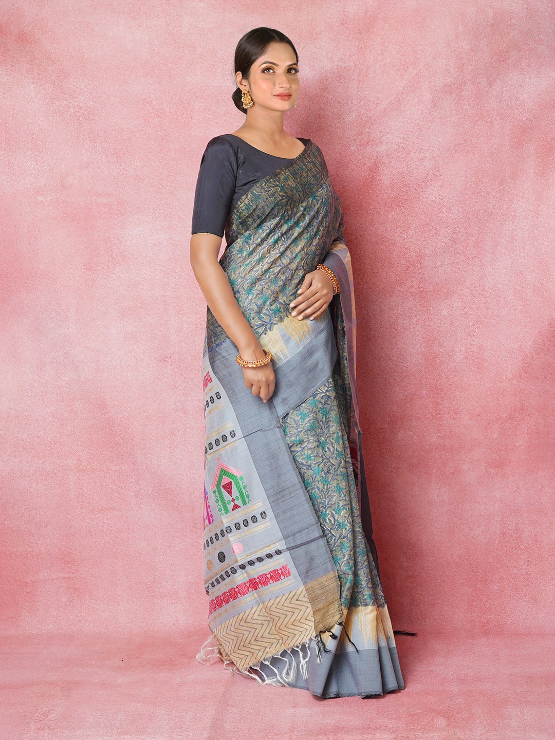 

Unnati Silks Ethnic Motifs Pure Silk Handloom Tussar Saree, Grey