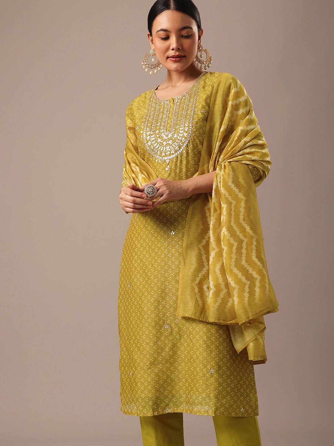 

KALKI Fashion Bandhani Printed Gotta Patti Detailed Straight Kurta & Trouser With Dupatta, Green