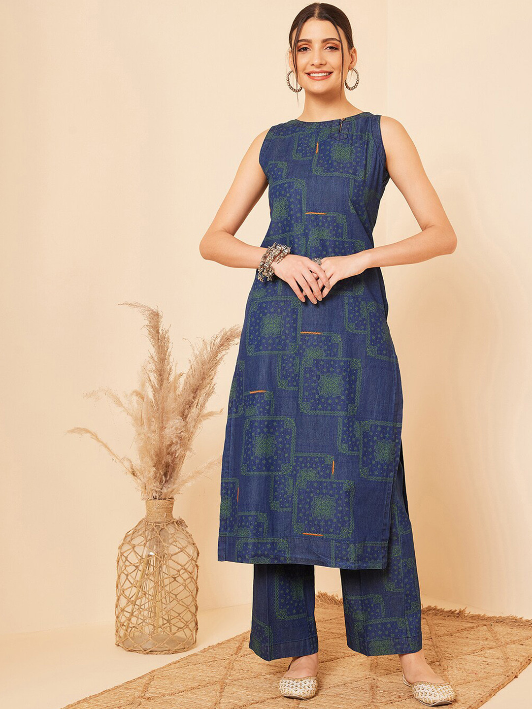 

STADO Ethnic Motifs Printed Sleeveless Pure Cotton Kurta with Palazzos, Blue