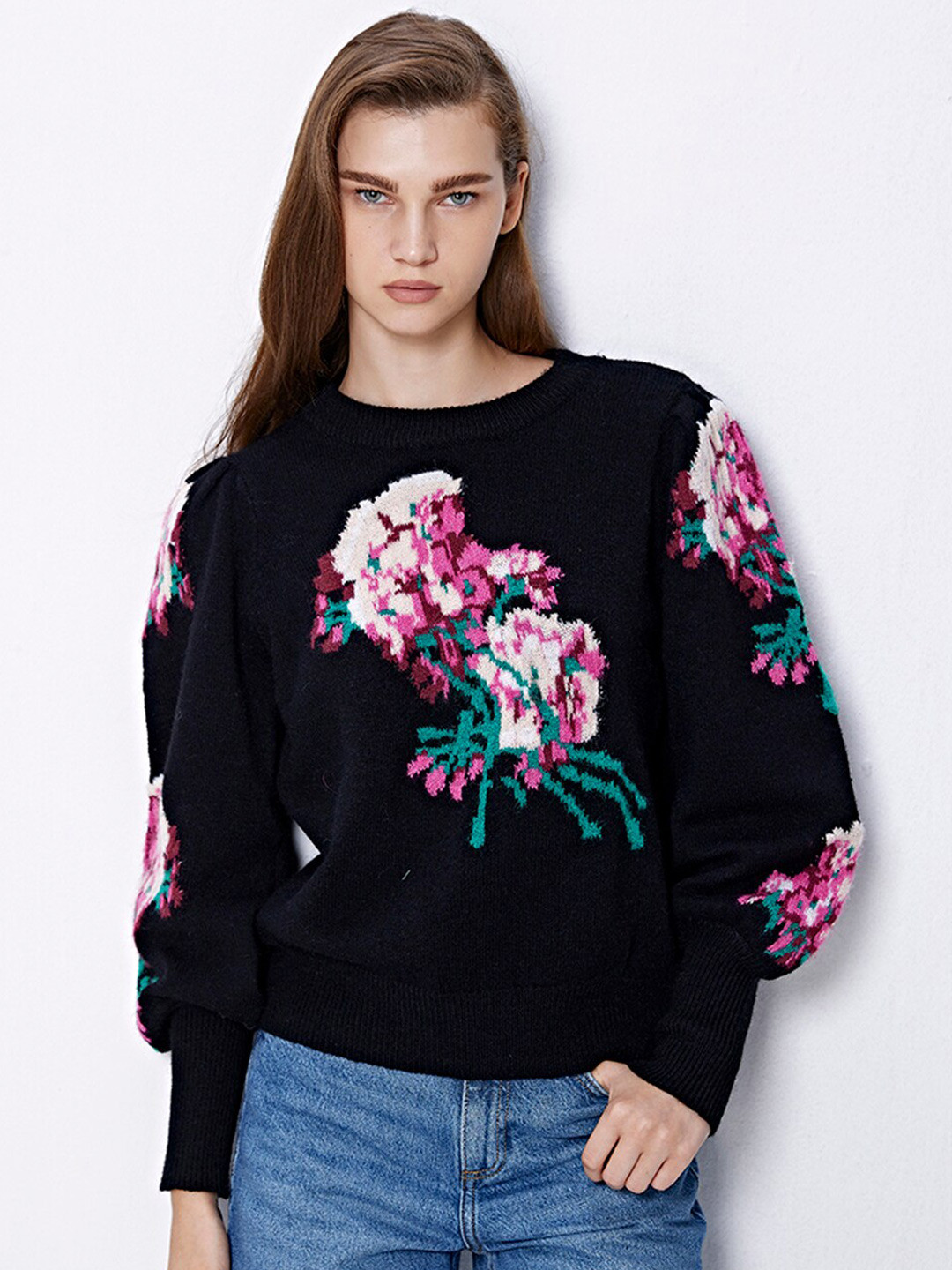

COVER STORY Black Floral Printed Pullover