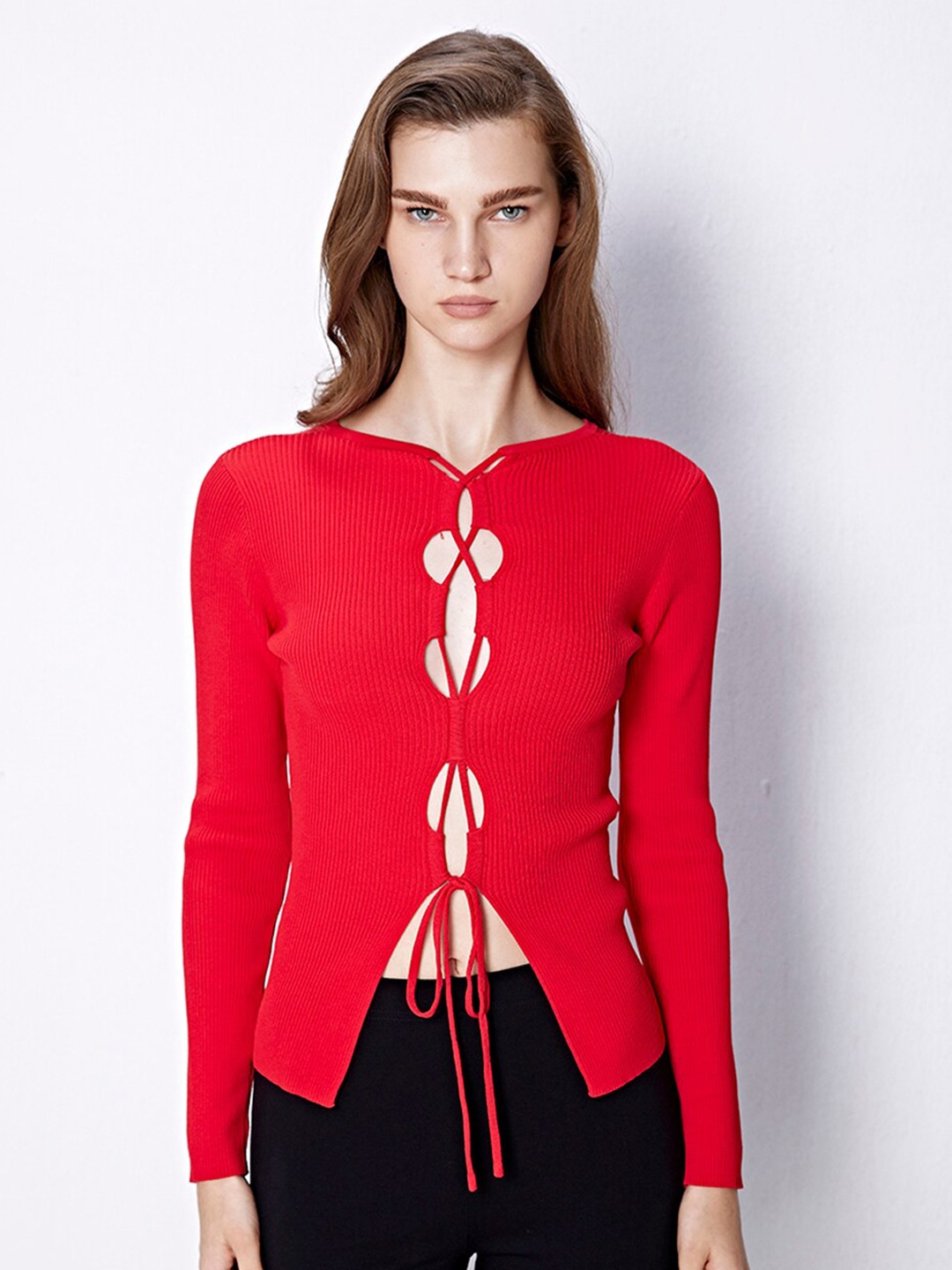 

COVER STORY Red Ribbed Cut-Out Detailed Pullover