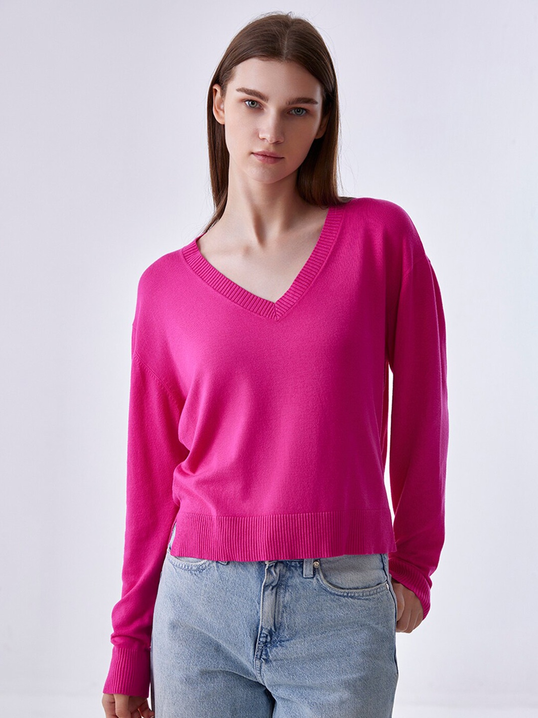 

COVER STORY Pink V- Neck Ribbed Pullover, Fuchsia