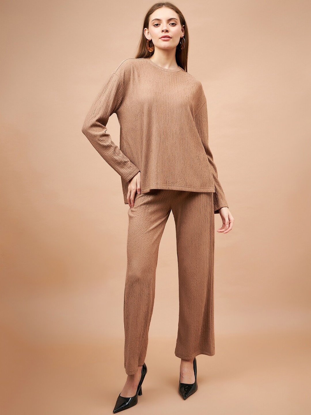 

Gipsy Women Knitted Top With Trousers, Beige