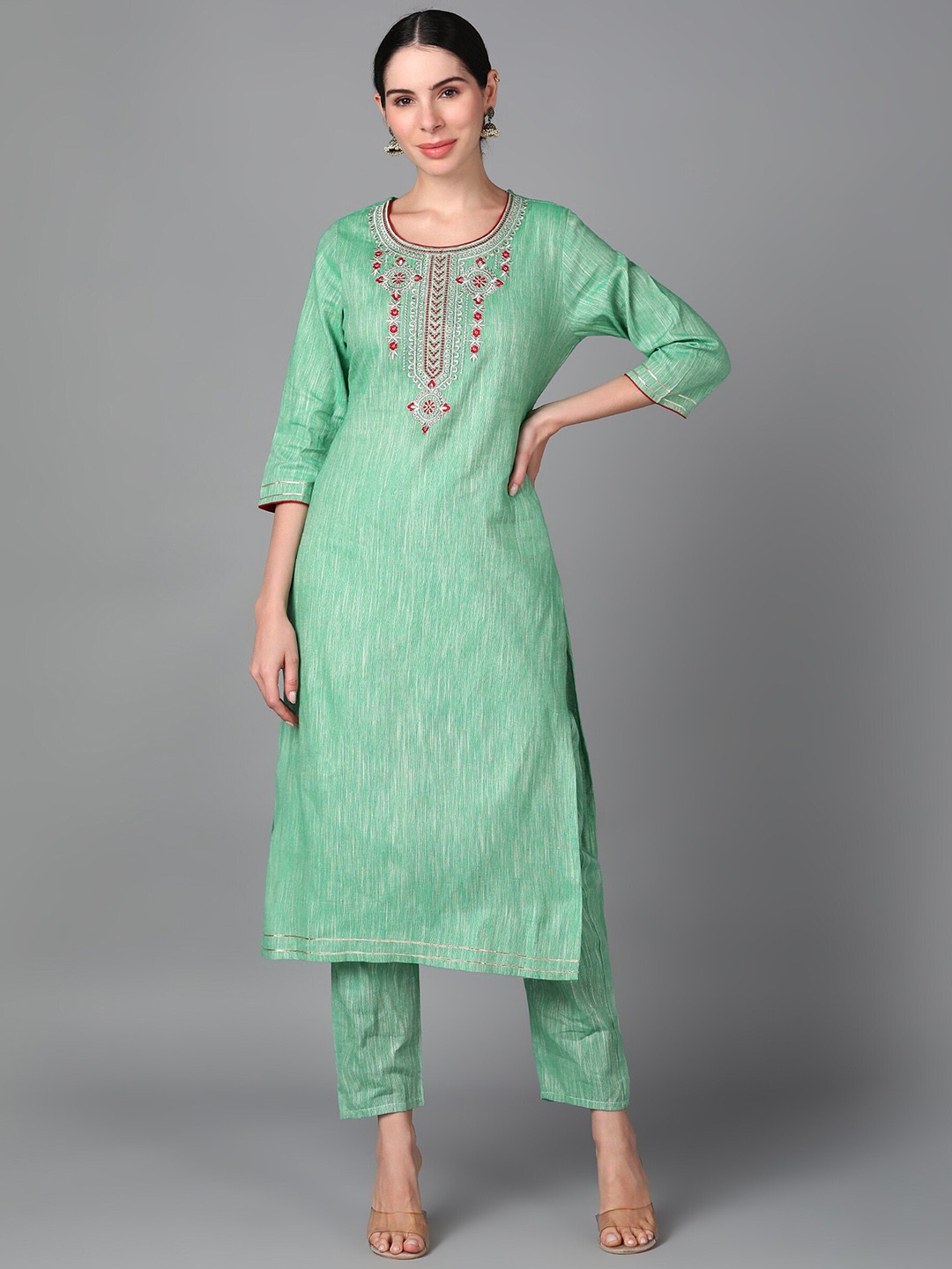 

AAYUMI Floral Yoke Design Regular Thread Work Pure Cotton Kurta With Pyjamas, Green