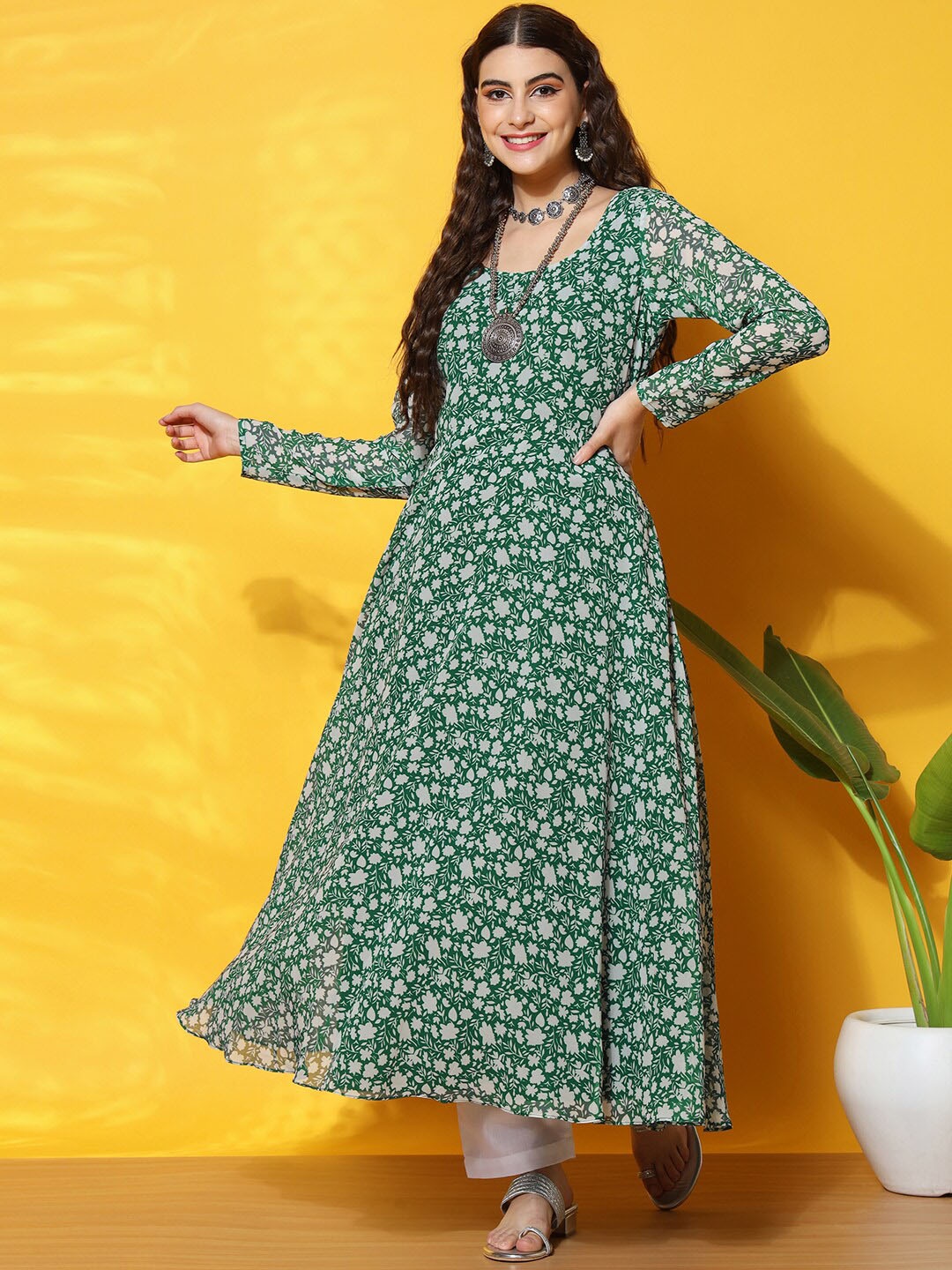 

BLACK SCISSOR Floral Printed Square Neck Kurta, Green