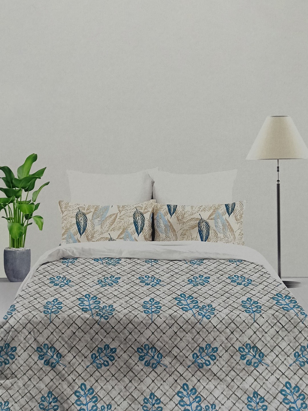 

Signature Grey & Blue Floral Cotton 160 TC Queen Bedsheet With 2 Pillow Covers