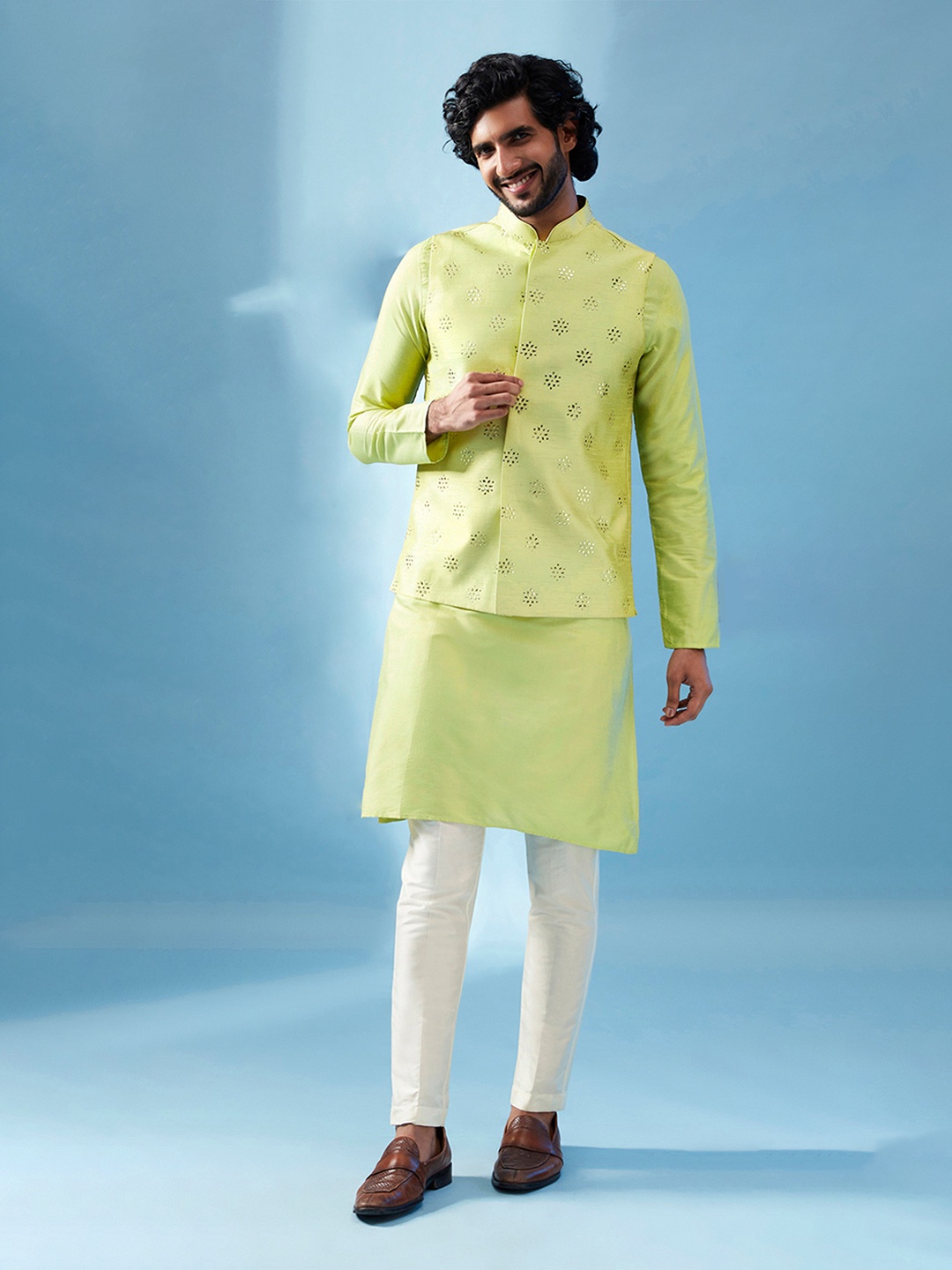 

KISAH Mandarin Collar Kurta with Trousers & Nehru Jacket, Green