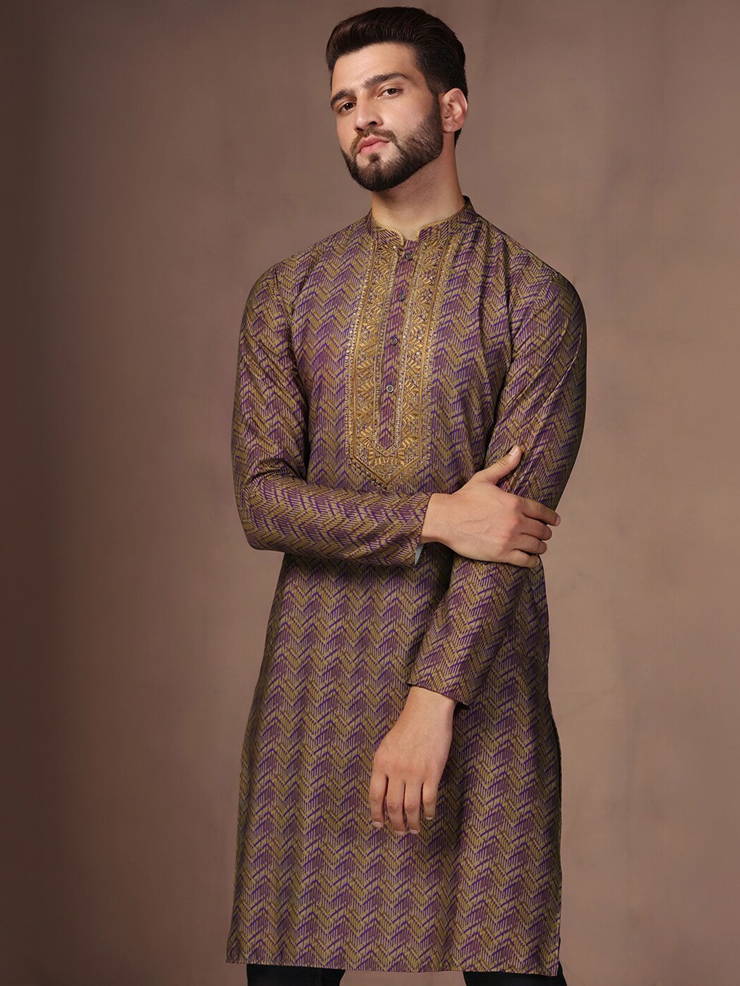 

KISAH Geometric Printed Thread Work Straight Kurta, Purple
