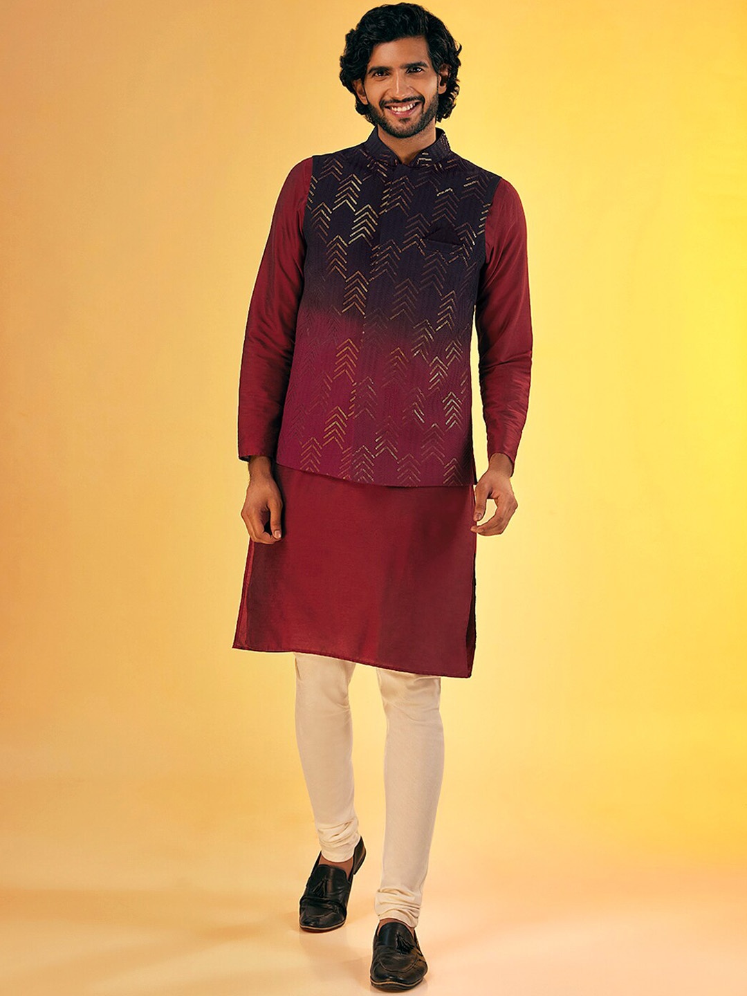 

KISAH Regular Pure Cotton Kurta With Pyjamas & Jacket, Maroon