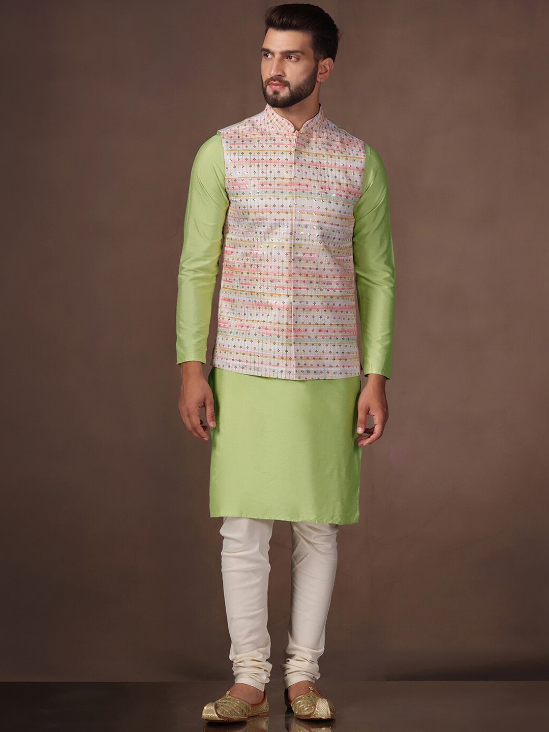 

KISAH Mandarin Collar Kurta With Trousers, Green
