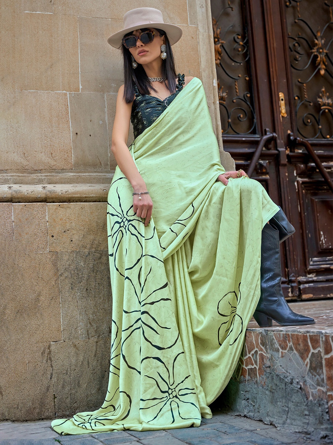 

elora Floral Printed Satin Saree, Green