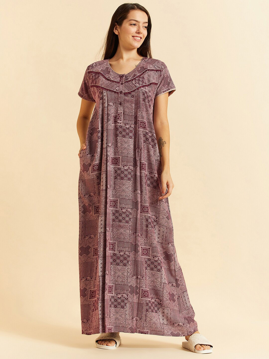 

Sweet Dreams Maroon Ethnic Motifs Printed Pure Cotton Maxi Nightdress