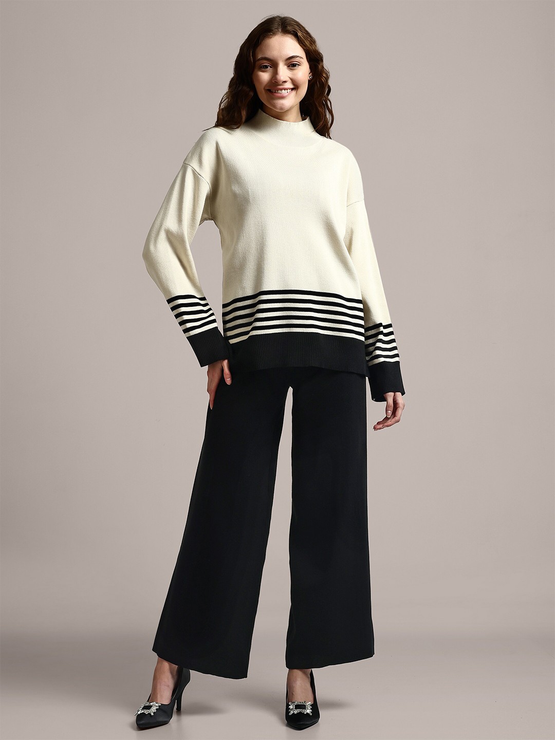 

iki chic Women Striped Sweatshirt With Wide Leg Trousers Set, Black
