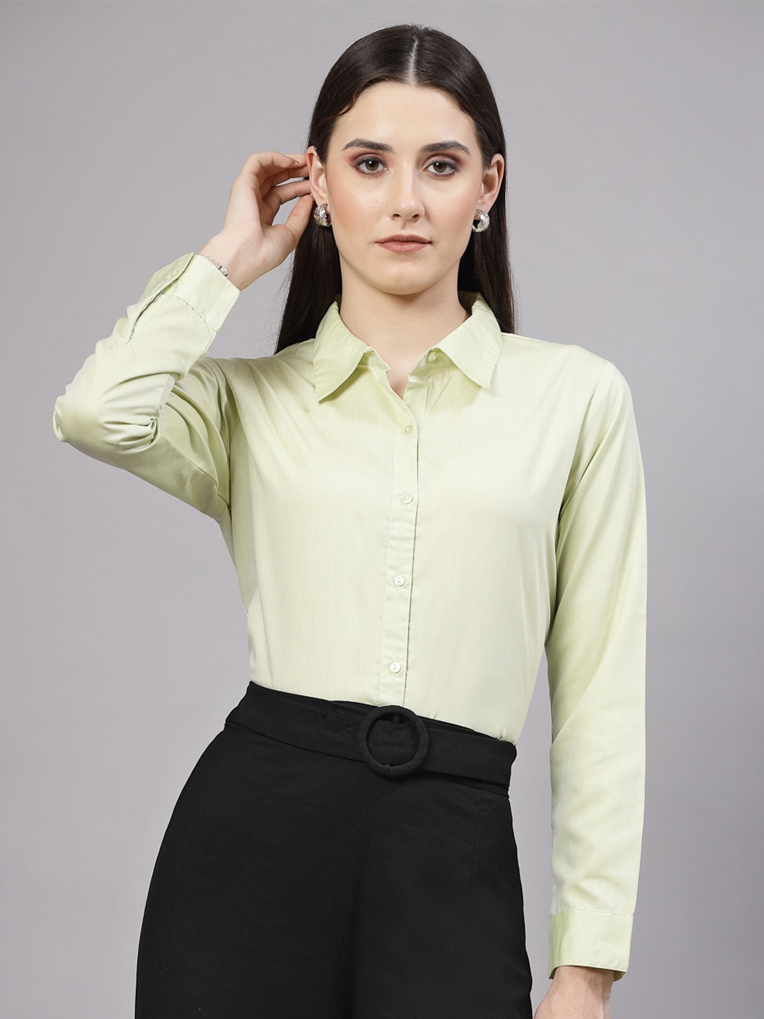 

Style Quotient Smart Spread Collar Formal Shirt, Green