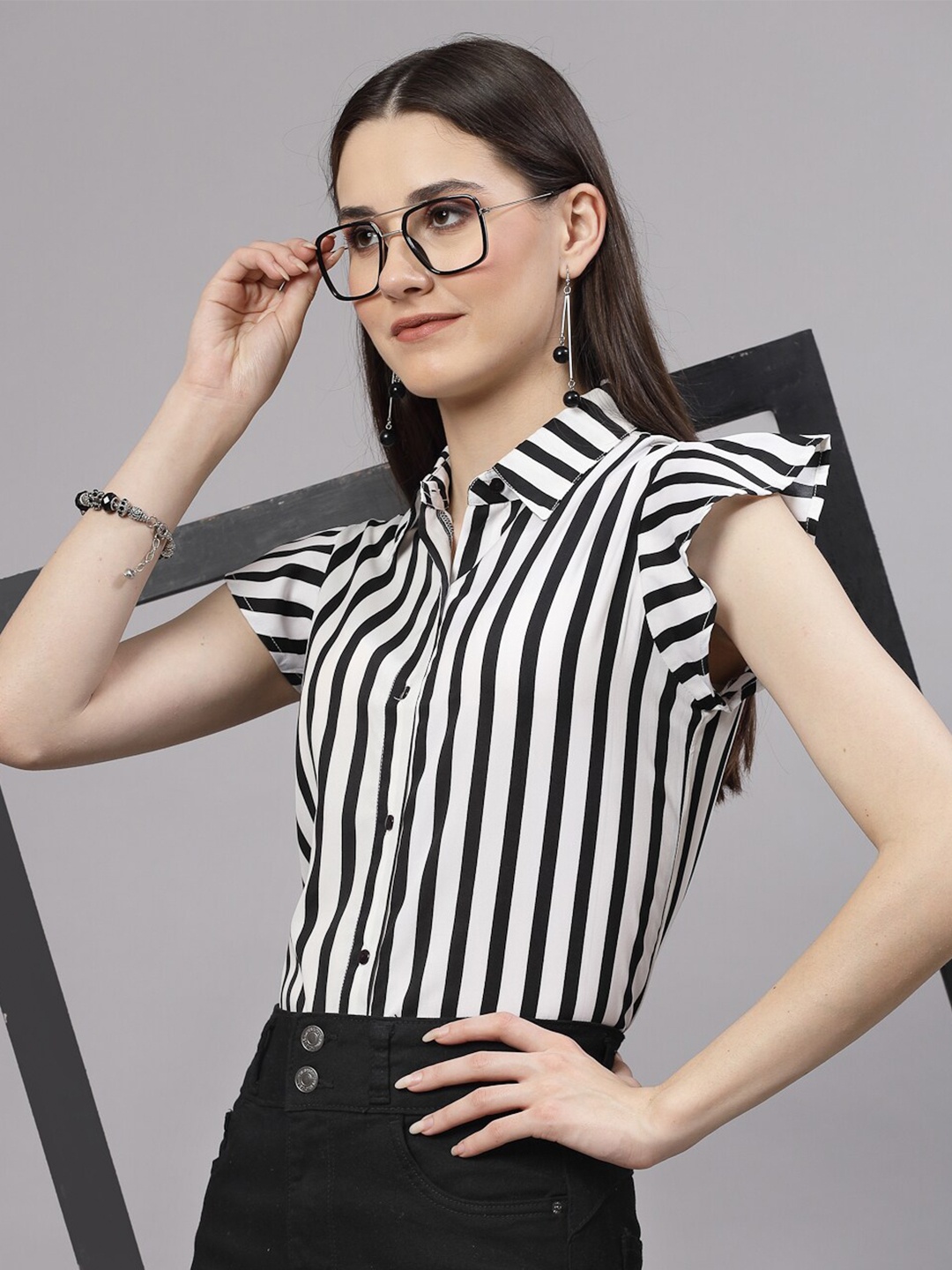 

Style Quotient Black Smart Striped Formal Shirt