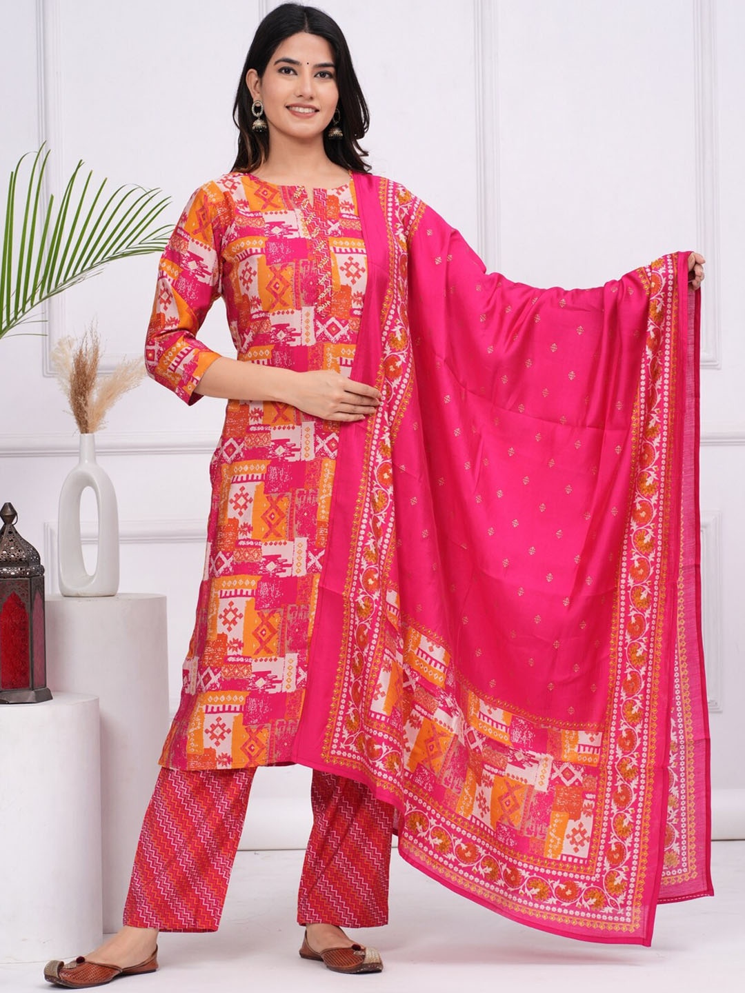 

EtnicaWear Floral Printed Beads and Stones Pure Silk Kurta with Pyjamas & Dupatta, Pink