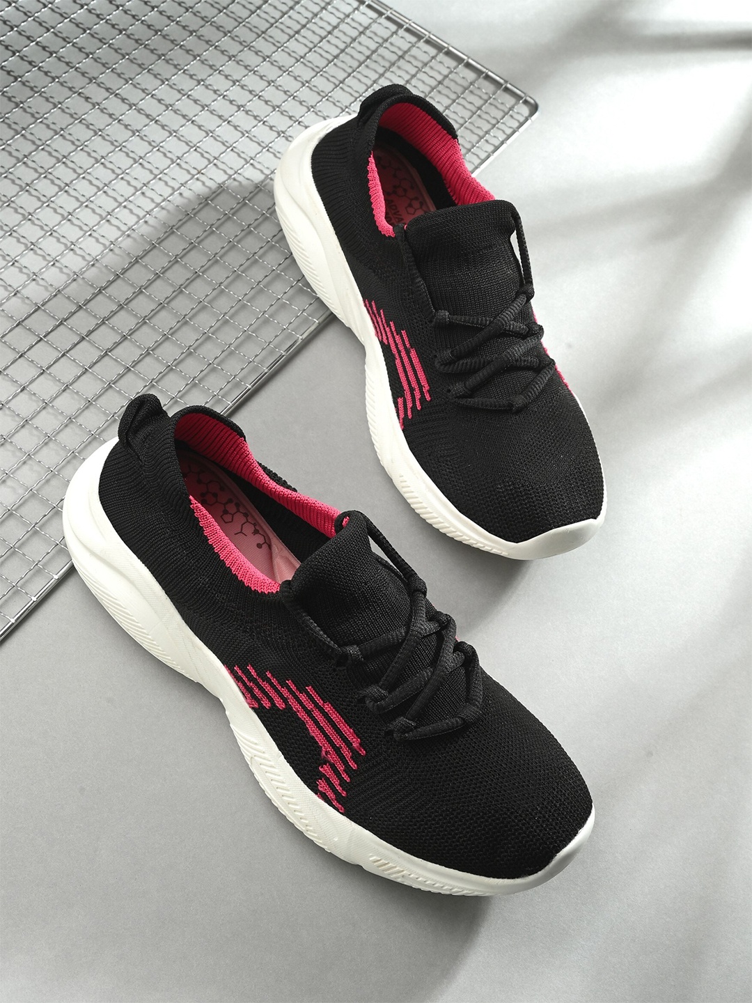 

OFF LIMITS Women Mesh Walking Shoes, Black