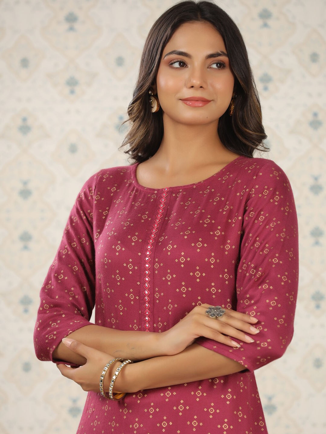 

Ode by House of Pataudi Ethnic Motifs Printed Mirror Work Straight Kurta, Mauve
