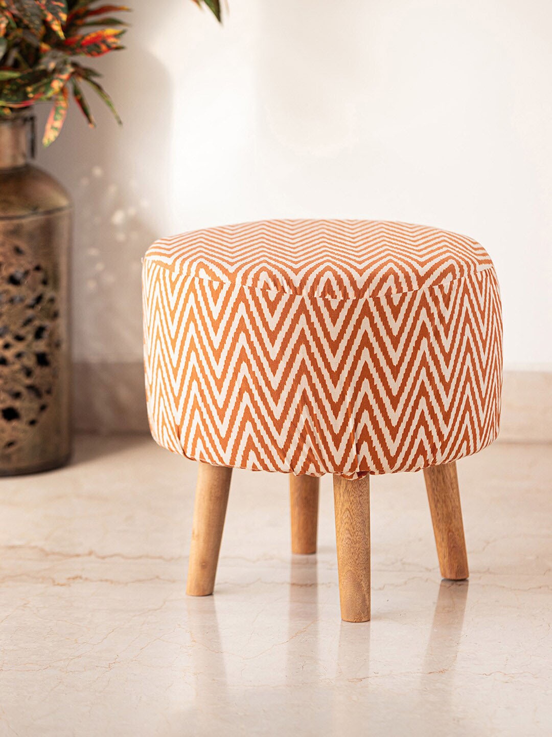 

ExclusiveLane Chevron Ottoman In Mango Wood, Orange