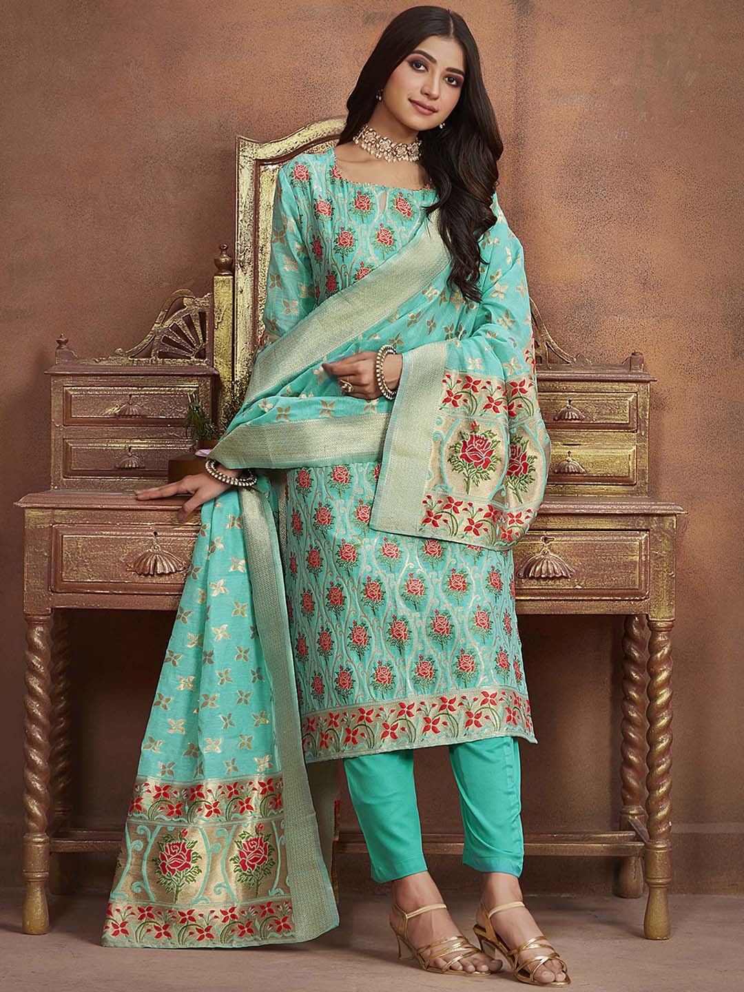 

Ishin Floral Woven Design Straight Kurta & Trousers With Dupatta, Green