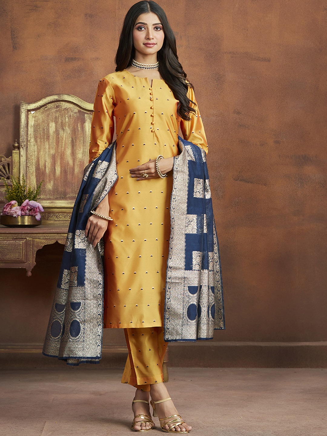 

Ishin Yellow Geometric Printed Regular Kurta with Trousers & Dupatta