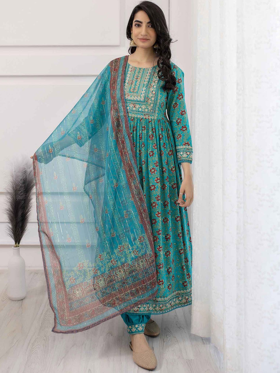 

Nehamta Floral Printed Pleated Mirror Work Kurta With Salwar & Dupatta & Potli Bag, Green